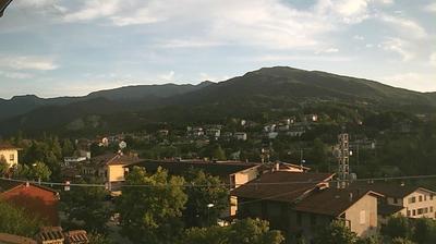 immagine della webcam nei dintorni di Tizzano Val Parma: webcam Busana