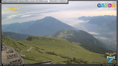 immagine della webcam nei dintorni di Trambileno: webcam Ronzo-Chienis