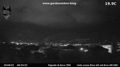 immagine della webcam nei dintorni di Isera: webcam Arco