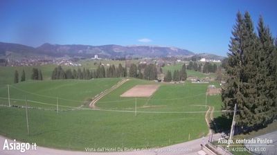 immagine della webcam nei dintorni di Velo d'Astico: webcam Altopiano di Asiago