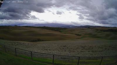 immagine della webcam nei dintorni di Castel del Piano: webcam San Quirico d'Orcia
