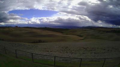 immagine della webcam nei dintorni di Castel del Piano: webcam San Quirico d'Orcia