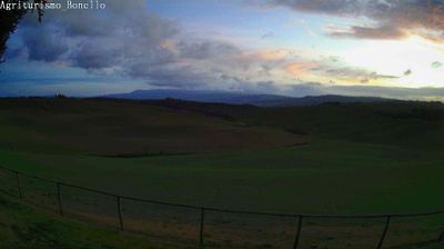 immagine della webcam nei dintorni di Monte Amiata: webcam San Quirico d'Orcia