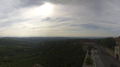 immagine della webcam nei dintorni di Grinzane Cavour: webcam Albaretto della Torre