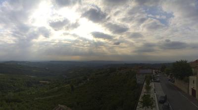 immagine della webcam nei dintorni di Carrù: webcam Albaretto della Torre