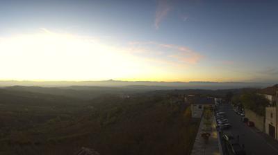 immagine della webcam nei dintorni di Corneliano d'Alba: webcam Albaretto della Torre