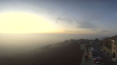 immagine della webcam nei dintorni di Serravalle Langhe: webcam Albaretto della Torre