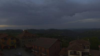 immagine della webcam nei dintorni di Niella Tanaro: webcam Serravalle Langhe