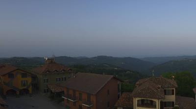 immagine della webcam nei dintorni di Cossano Belbo: webcam Serravalle Langhe