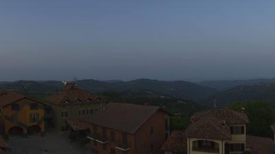 immagine della webcam nei dintorni di Priero: webcam Serravalle Langhe