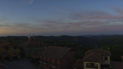 immagine della webcam nei dintorni di Mango: webcam Serravalle Langhe