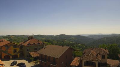 immagine della webcam nei dintorni di Cerretto Langhe: webcam Serravalle Langhe