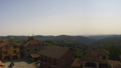 immagine della webcam nei dintorni di Mombarcaro: webcam Serravalle Langhe