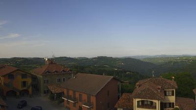 immagine della webcam nei dintorni di Cossano Belbo: webcam Serravalle Langhe