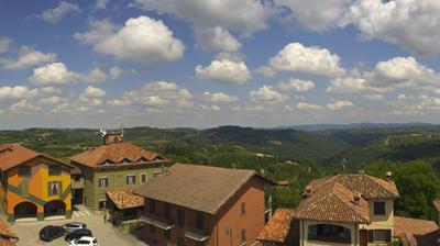 immagine della webcam nei dintorni di Cossano Belbo: webcam Serravalle Langhe
