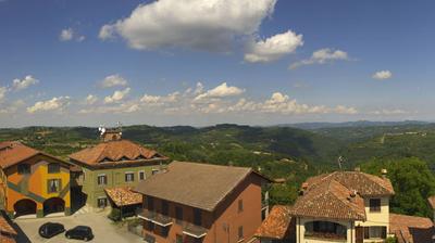 immagine della webcam nei dintorni di Alba: webcam Serravalle Langhe