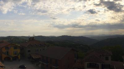 immagine della webcam nei dintorni di Bene Vagienna: webcam Serravalle Langhe