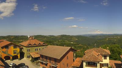 immagine della webcam nei dintorni di Cerretto Langhe: webcam Serravalle Langhe