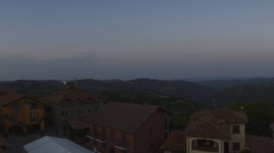 immagine della webcam nei dintorni di Cervere: webcam Serravalle Langhe