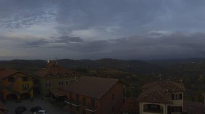immagine della webcam nei dintorni di Bosia: webcam Serravalle Langhe