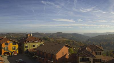 immagine della webcam nei dintorni di Magliano Alpi: webcam Serravalle Langhe