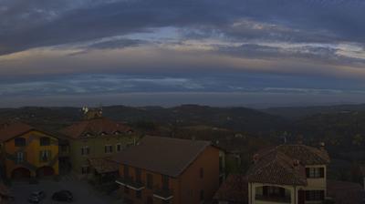 immagine della webcam nei dintorni di Mombarcaro: webcam Serravalle Langhe