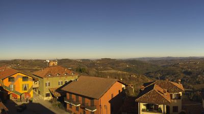 immagine della webcam nei dintorni di Magliano Alpi: webcam Serravalle Langhe