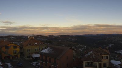 immagine della webcam nei dintorni di Alba: webcam Serravalle Langhe