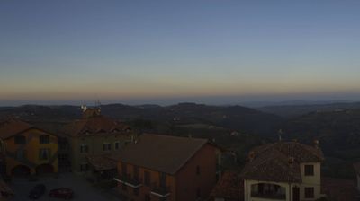 immagine della webcam nei dintorni di Corneliano d'Alba: webcam Serravalle Langhe