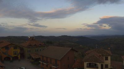 immagine della webcam nei dintorni di Roccavignale: webcam Serravalle Langhe