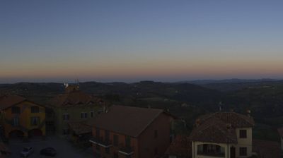 immagine della webcam nei dintorni di Alba: webcam Serravalle Langhe
