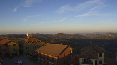 immagine della webcam nei dintorni di Bra: webcam Serravalle Langhe