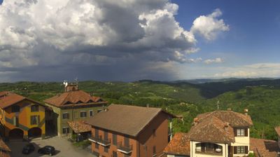 immagine della webcam nei dintorni di Cerretto Langhe: webcam Serravalle Langhe