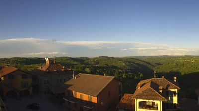 immagine della webcam nei dintorni di Costigliole d'Asti: webcam Serravalle Langhe
