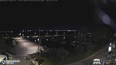immagine della webcam nei dintorni di Marina Di Carrara: webcam Montemarcello