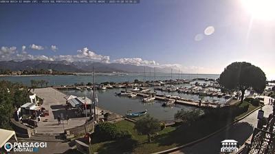immagine della webcam nei dintorni di Marina Di Pietrasanta: webcam Montemarcello