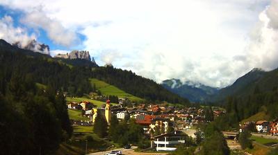 immagine della webcam nei dintorni di Ski Area Alpe Lusia: webcam Soraga di Fassa