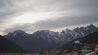 immagine della webcam nei dintorni di Imer: webcam Gosaldo