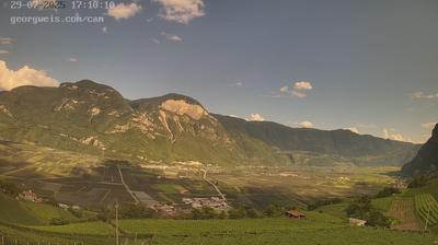 immagine della webcam nei dintorni di Baselga di Pinè: webcam Cortaccia sulla Strada del Vino