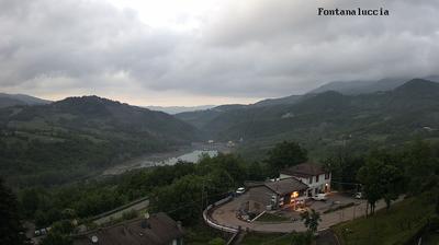 immagine della webcam nei dintorni di Castiglione di Garfagnana: webcam Piandelagotti