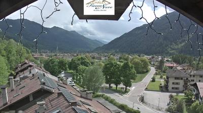 immagine della webcam nei dintorni di Madonna di Campiglio: webcam Carisolo