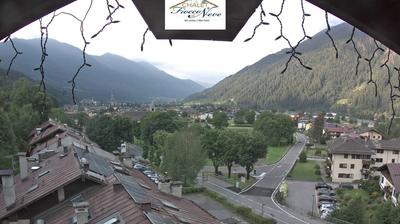 immagine della webcam nei dintorni di Passo Groste': webcam Carisolo