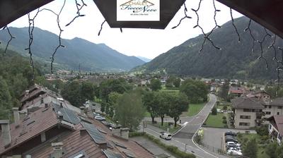 immagine della webcam nei dintorni di Ponte di Legno: webcam Carisolo
