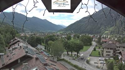 immagine della webcam nei dintorni di Sella Giudicarie: webcam Carisolo