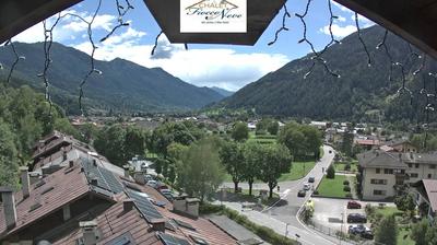 immagine della webcam nei dintorni di Sella Giudicarie: webcam Carisolo
