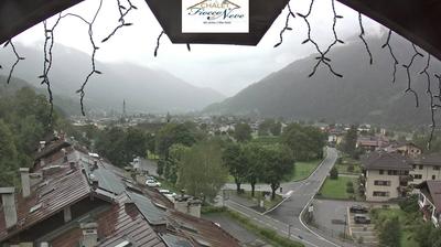 immagine della webcam nei dintorni di Ponte di Legno: webcam Carisolo