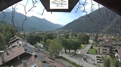 immagine della webcam nei dintorni di Rifugio Viviani: webcam Carisolo