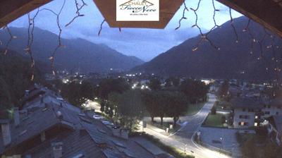 immagine della webcam nei dintorni di Madonna di Campiglio: webcam Carisolo