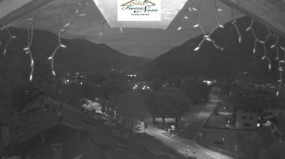 immagine della webcam nei dintorni di Ponte di Legno: webcam Carisolo