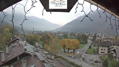 immagine della webcam nei dintorni di Ponte di Legno: webcam Carisolo
